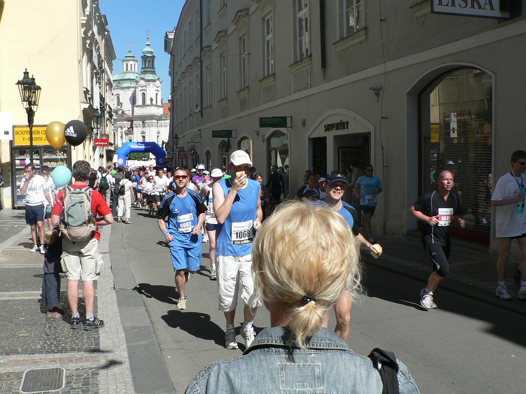 Maraton 08 059.jpg - povinné žíňky